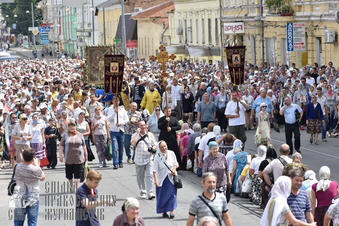 Вставай, люд православний, на мирний Хресний хід!