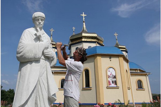 В Черкасской епархии УПЦ открыли памятник борцу с унией