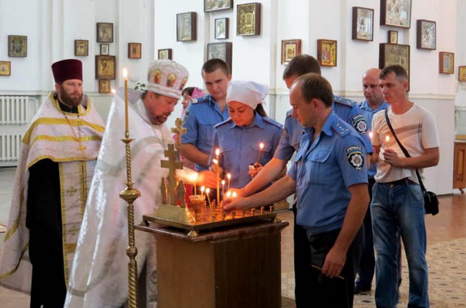 В епархиях УПЦ молились за погибших правоохранителей