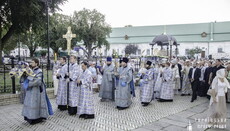 В Киево-Печерской Лавре состоялось всенощное бдение с чином погребения Плащаницы Божией Матери (ФОТО)