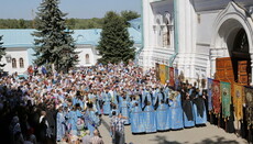 More than 2 thousand faithful pray on the feast day at Svyatogorsk Lavra (PHOTO)