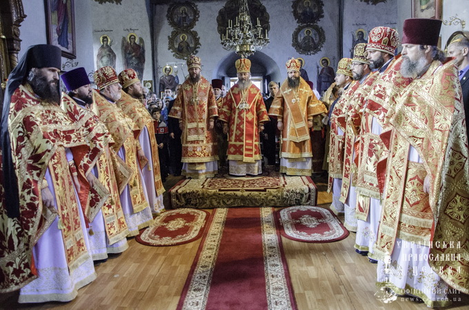 Во Флоровском монастыре Киева торжественно почтили память мучеников Флора и Лавра (ФОТО, ВИДЕО)