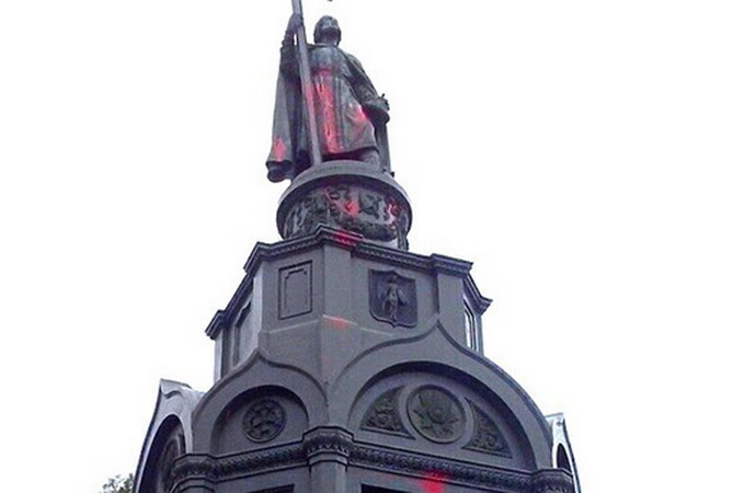 Red paint poured onto the monument to Holy Prince Vladimir in Kiev