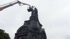 Пам'ятник князю Володимиру не змогли очистити від червоної фарби