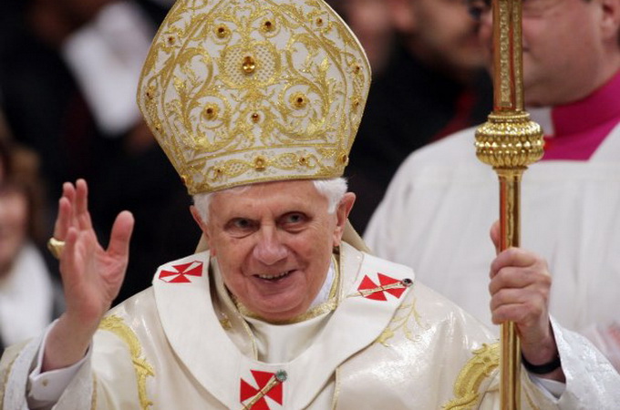 Папа Бенедикт пішов у відставку на рік раніше через чемпіонат з футболу