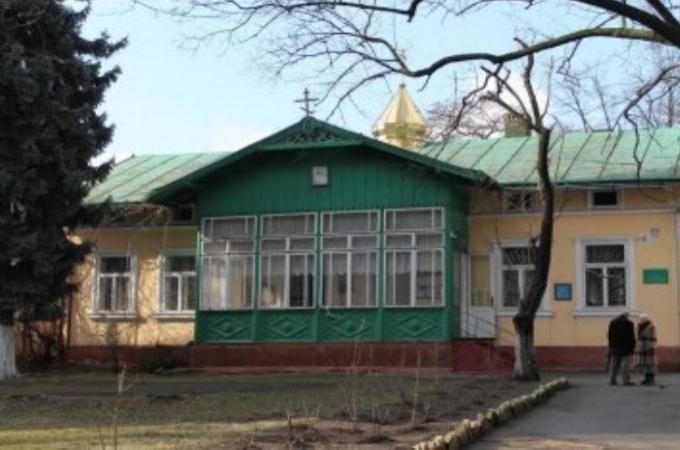 Влада Івано-Франківська вимагає від церкви УПЦ терміново звільнити приміщення