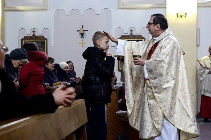 Vatican Ambassador congratulates residents of LNR on Christmas