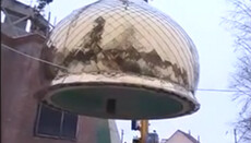 The dome is raised on Rokhmanov UOC temple instead of the church seized by Kiev Patriarchate  