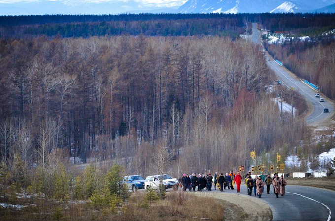 На Байкале прошел седьмой этап Крестного хода, который длится год