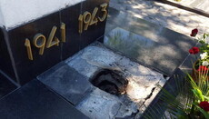 Mass grave of Soviet soldiers vandalized in Kharkov