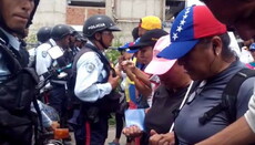 Христиане Венесуэлы молитвой протестуют против диктатуры 