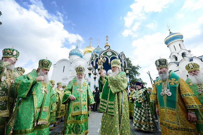 Иерархи УПЦ помолились о мире в Украине в Троице-Сергиевой Лавре (ФОТО)