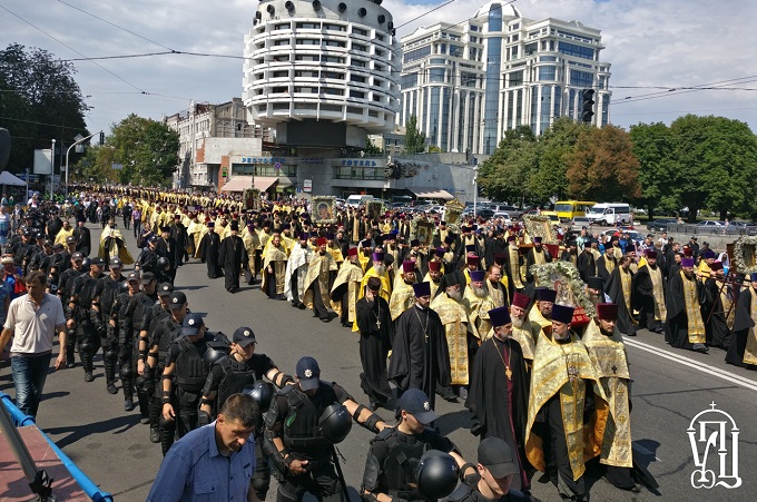 100 000 человек участвовали в Крестном ходе-2017, – УПЦ