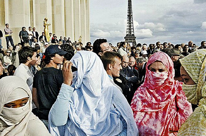 В Парижі мусульманам дозволили молитися в склепі під католицьким храмом