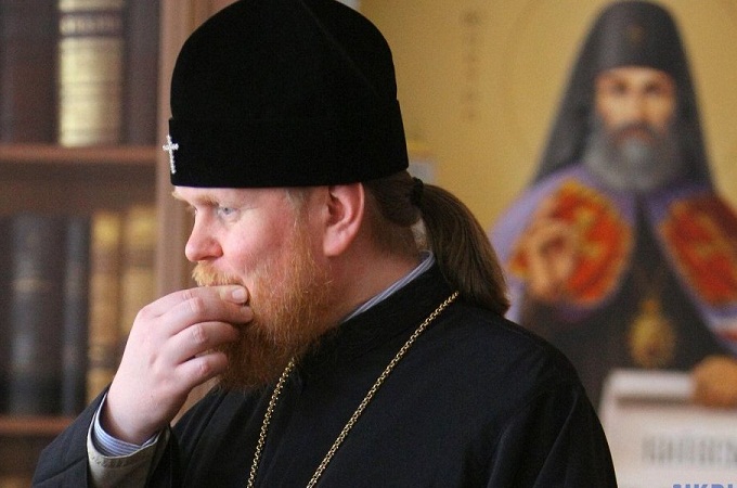 Навіщо речник Київського патріархату ображає православних ієрархів