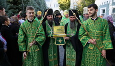 Мощи Святогорских святых передали в дар Одесской епархии