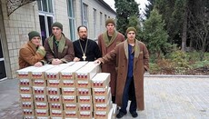 УПЦ передала допомогу у Вінницький військово-медичний центр