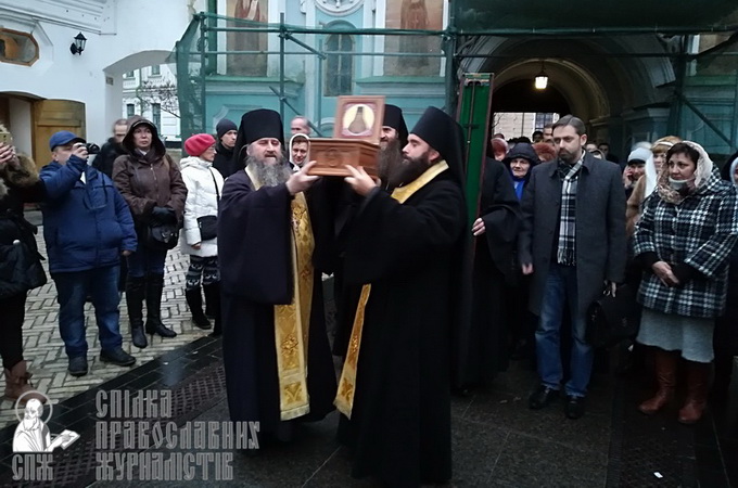 В Киев впервые привезли мощи преподобного Паисия Величковского