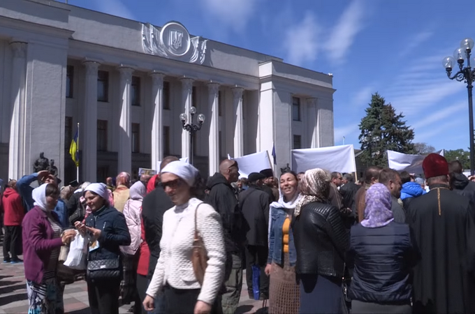 60 тисяч виборців закликали депутатів відізвати антицерковні законопроекти