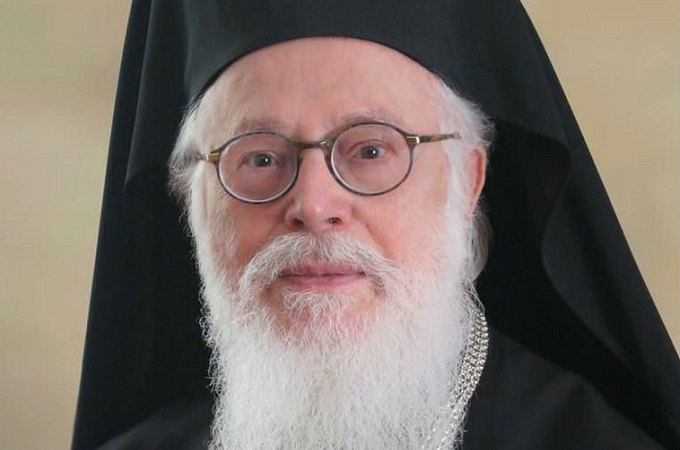Главе Албанской Православной Церкви после 25 лет просьб дали гражданство 