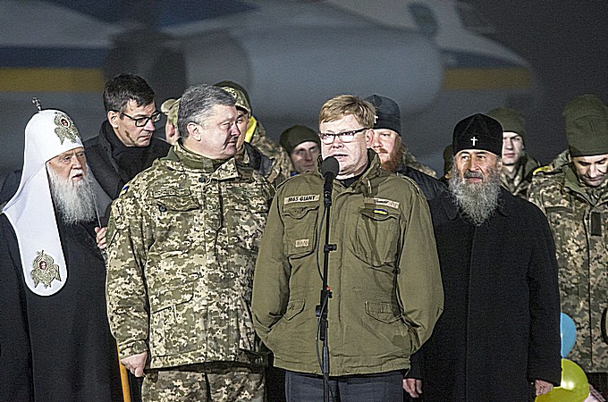 «Партия войны» ополчилась на Церковь, – политолог (ВИДЕО)