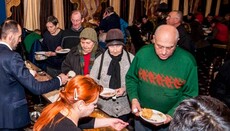 «Нагодуй ближнього»: у київській Лаврі відновили благодійну акцію