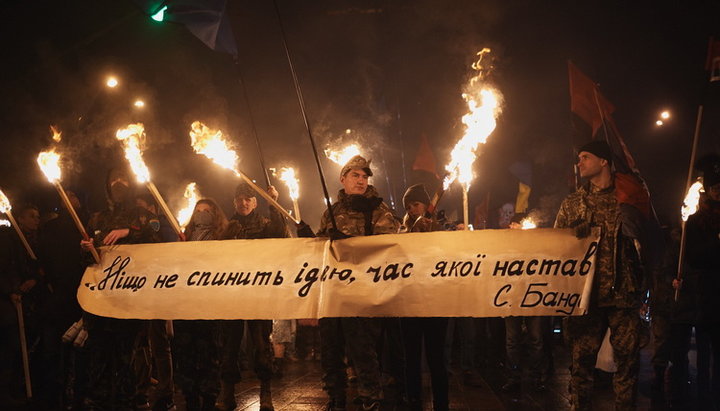 Факельное шествие в Киеве в честь дня рождения Степана Бандеры