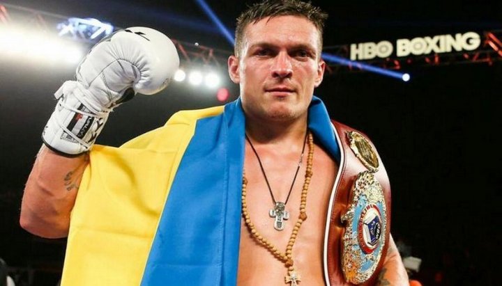 Непобежденный украинский боксер-профессионал, чемпион мира по версиям WBO и WBC Александр Усик