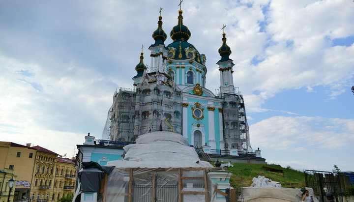 Андріївська церква на реставрації