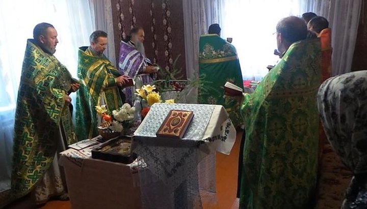 Свято-Покровська громада УПЦ волинського села Грибовиця поступово повертається до повноцінного парафіяльного життя.