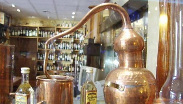 Музеї місцевих алкогольних напоїв існують в багатьох містах світу. Музей шмаковки в Латвії