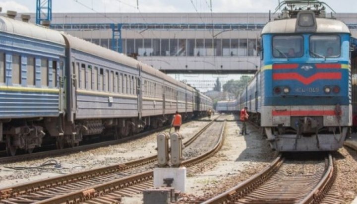 Укрзалізниця запустить додаткові поїзди