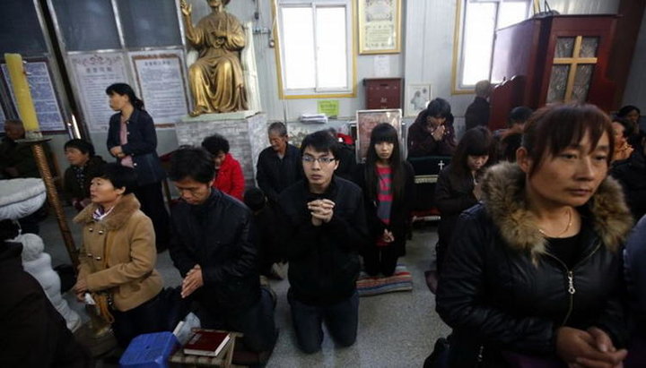 Християни в Китаї належать до релігійних меншин. Тиск на них збільшується з року в рік