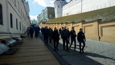 Nationalists show up in Kiev-Pechersk Lavra