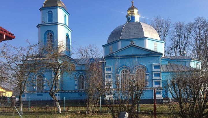 Свято-Успенский храм в селе Птичья, который более трех лет пытается вернуть община УПЦ