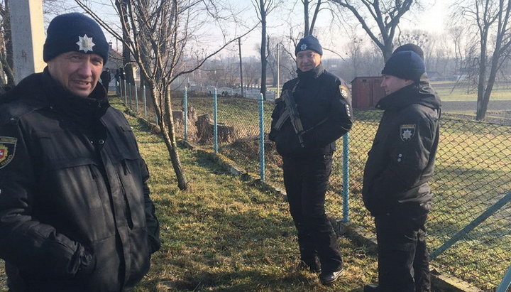 Members of the National Police in Ptichya