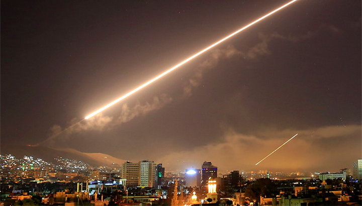 В ночь на 14 апреля президент США отдал приказ о ракетном ударе по Сирии