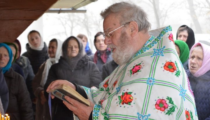 Настоятель захопленого Свято-Успенського храму протоієрей Микола Кушнір