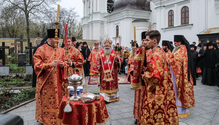 Духовенство Лаври піднесло молитви за всіх одвіку спочилих православних християн