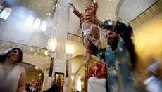В Грузии Патриарх крестил более тысячи детей