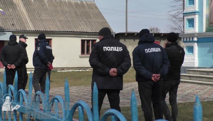 The police are on duty day and night around the Holy Assumption Church in Ptichya
