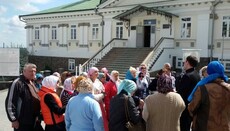 Матери погибших солдат помолились за сыновей в Почаевской лавре