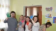 Молодь Одеської єпархії передала подарунки до дитячого притулку Миколаївки