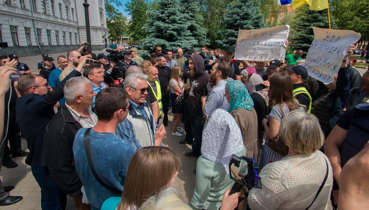 Protest action against the Single Local Church in Dnieper