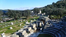 В Турции древний город с руинами монастыря продают за $ 8 000 000
