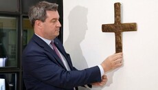 Во всех госучреждениях Баварии установили христианский крест
