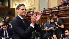 Новый премьер Испании отказался принести присягу на Библии