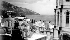 Опубліковані фото афонського Пантелеймонового монастиря за 100 років