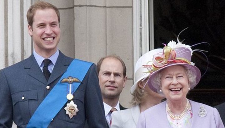 Принц Уильям и королева Великобритании Елизавета II