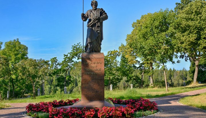 Памятник апостолу Андрею Первозванному 